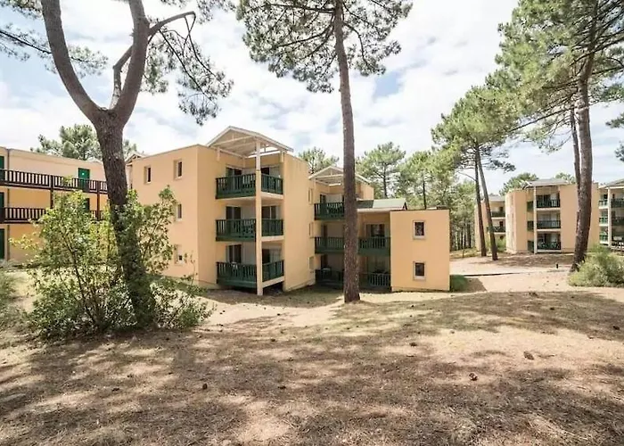 アパート Maubuisson カルカン